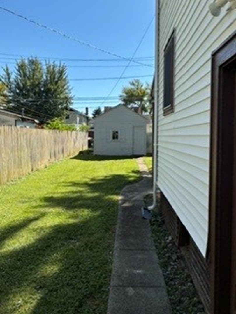 Fort Wayne House: 120 E Foster Pkwy