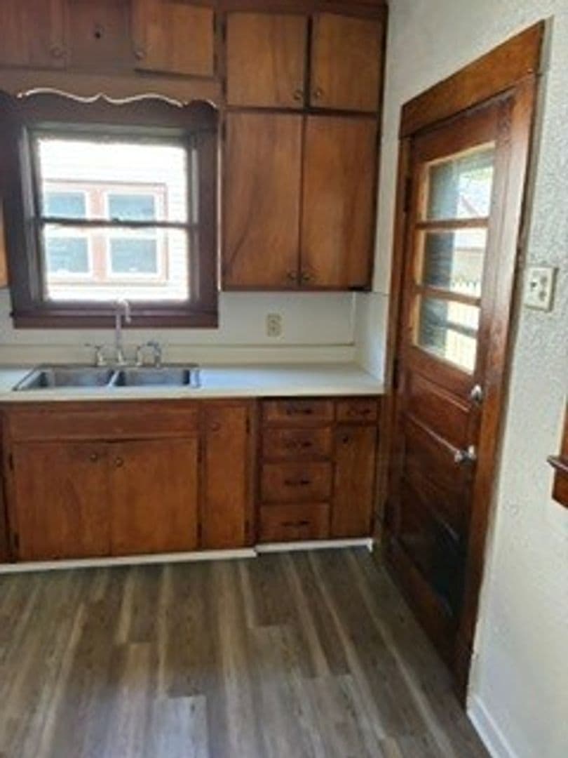 Fort Wayne House: 120 E Foster Pkwy