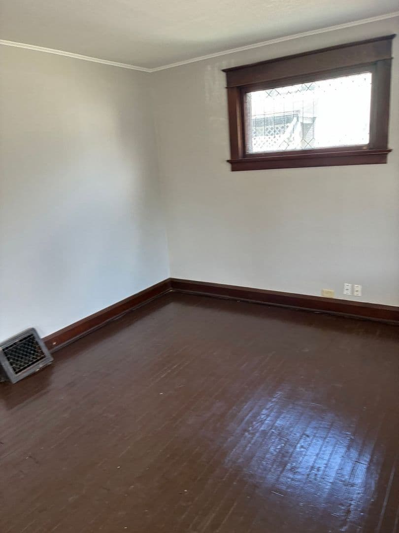 Fort Wayne House: 2323 N Clinton St