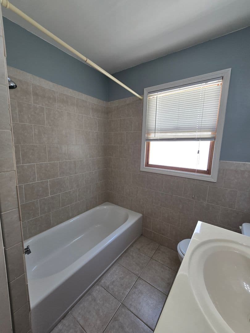 Louisville House: 3932 Kennison Avenue