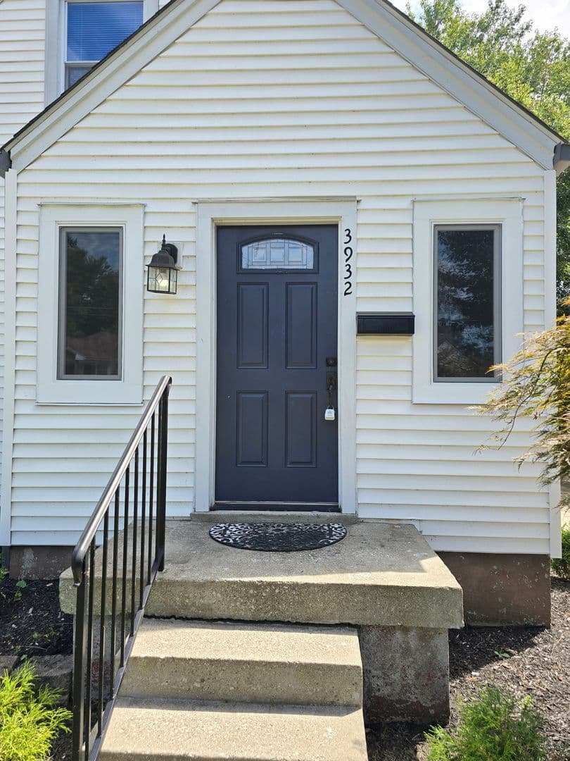 Louisville House: 3932 Kennison Avenue