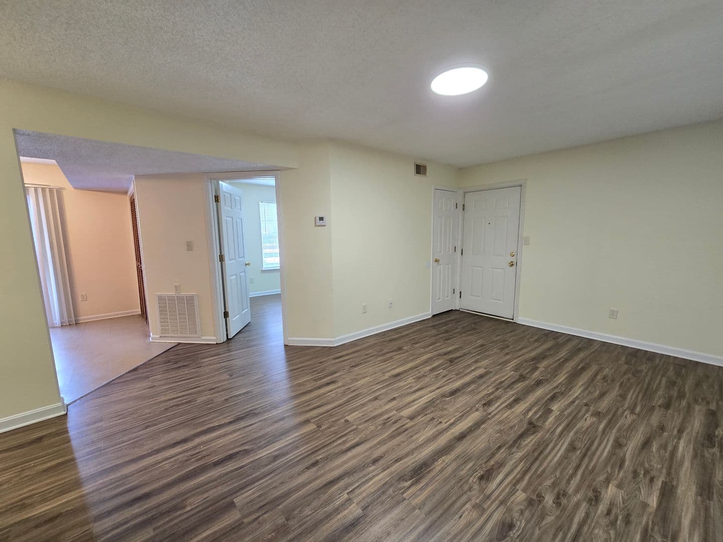 Louisville Apartment: 6418 Venango Dr.