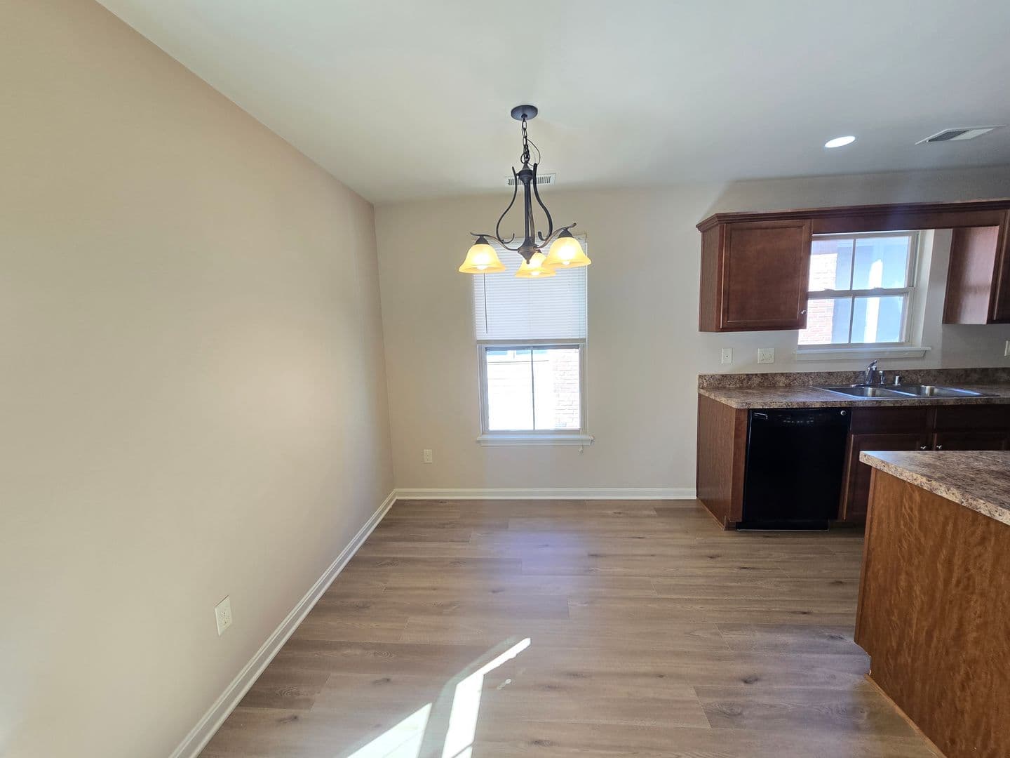 Louisville Apartment: 409-415 Rosewood Ct.