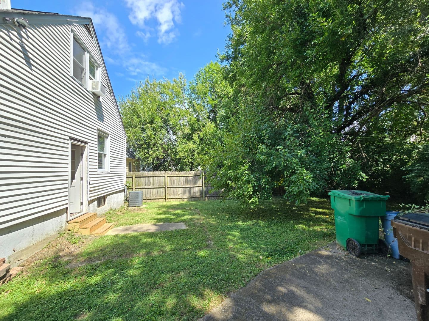 Louisville House: 3932 Kennison Avenue