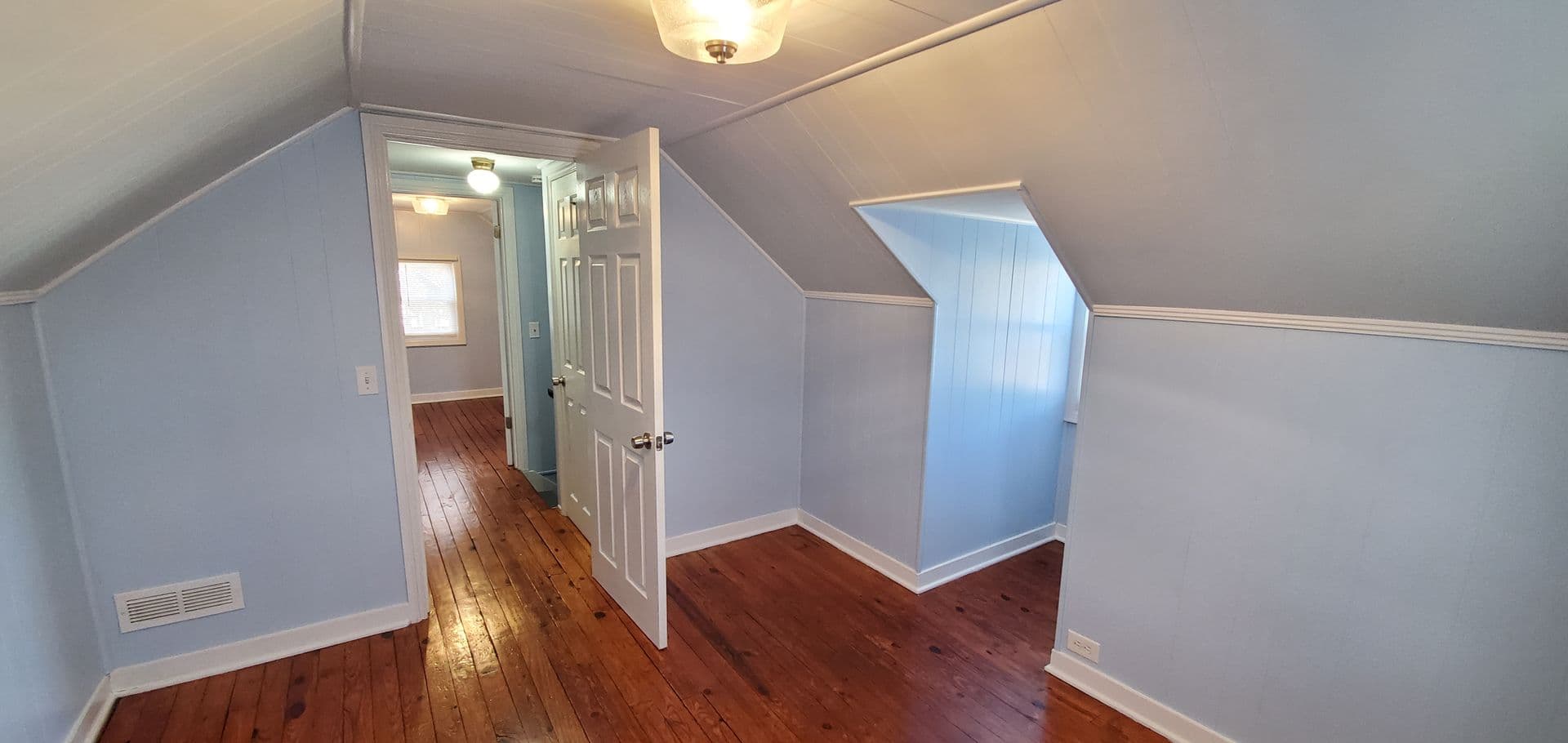 Louisville House: 848 Reading Rd