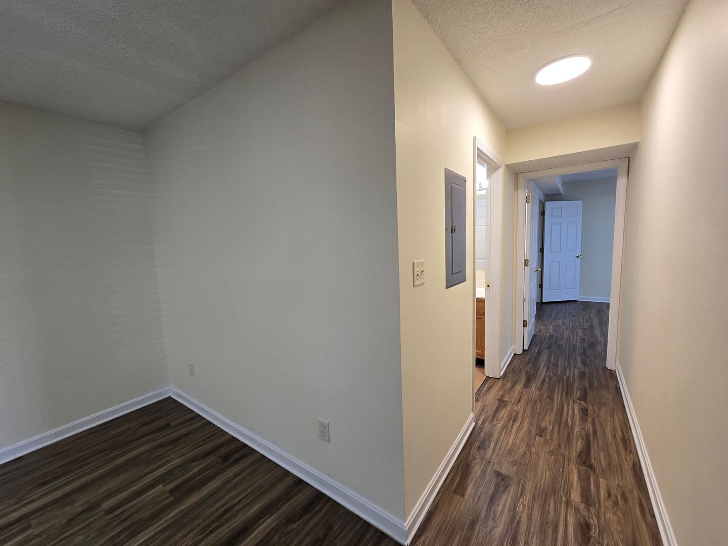 Louisville Apartment: 6418 Venango Dr.