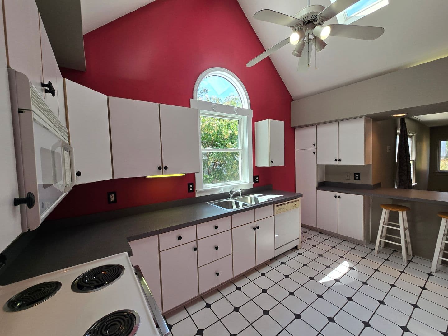 Louisville House: 3932 Kennison Avenue