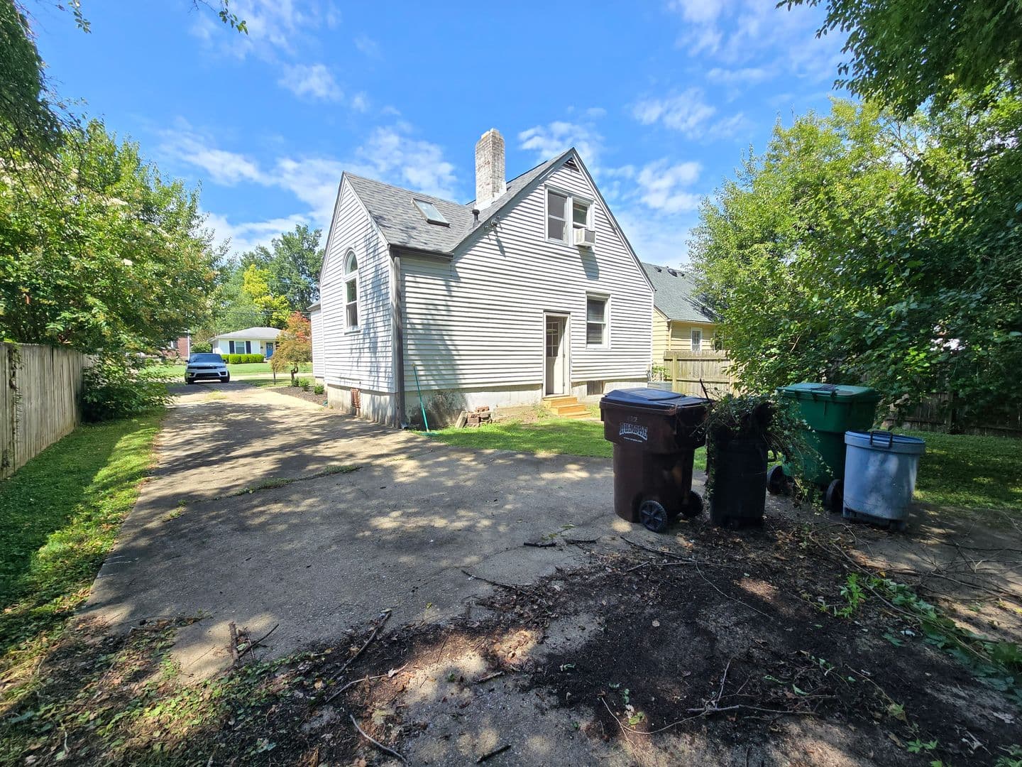 Louisville House: 3932 Kennison Avenue