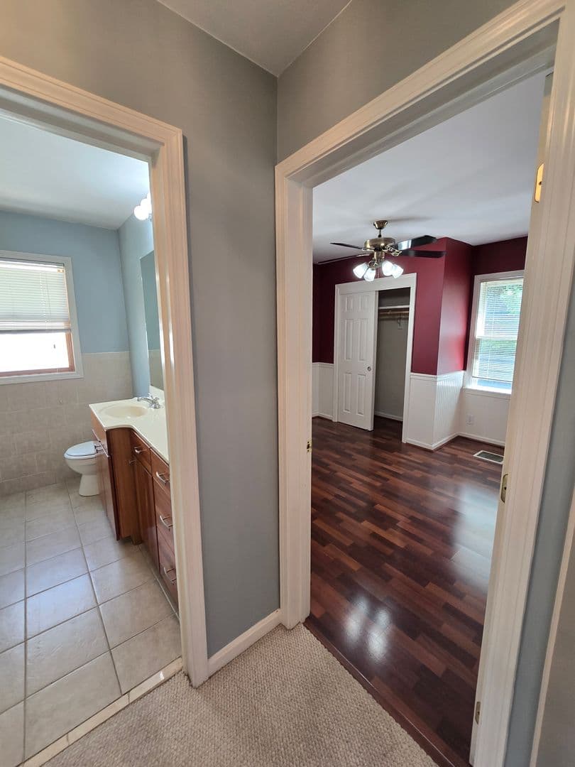 Louisville House: 3932 Kennison Avenue