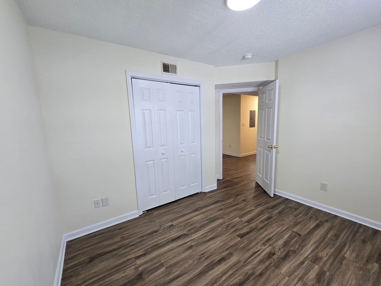 Louisville Apartment: 6418 Venango Dr.