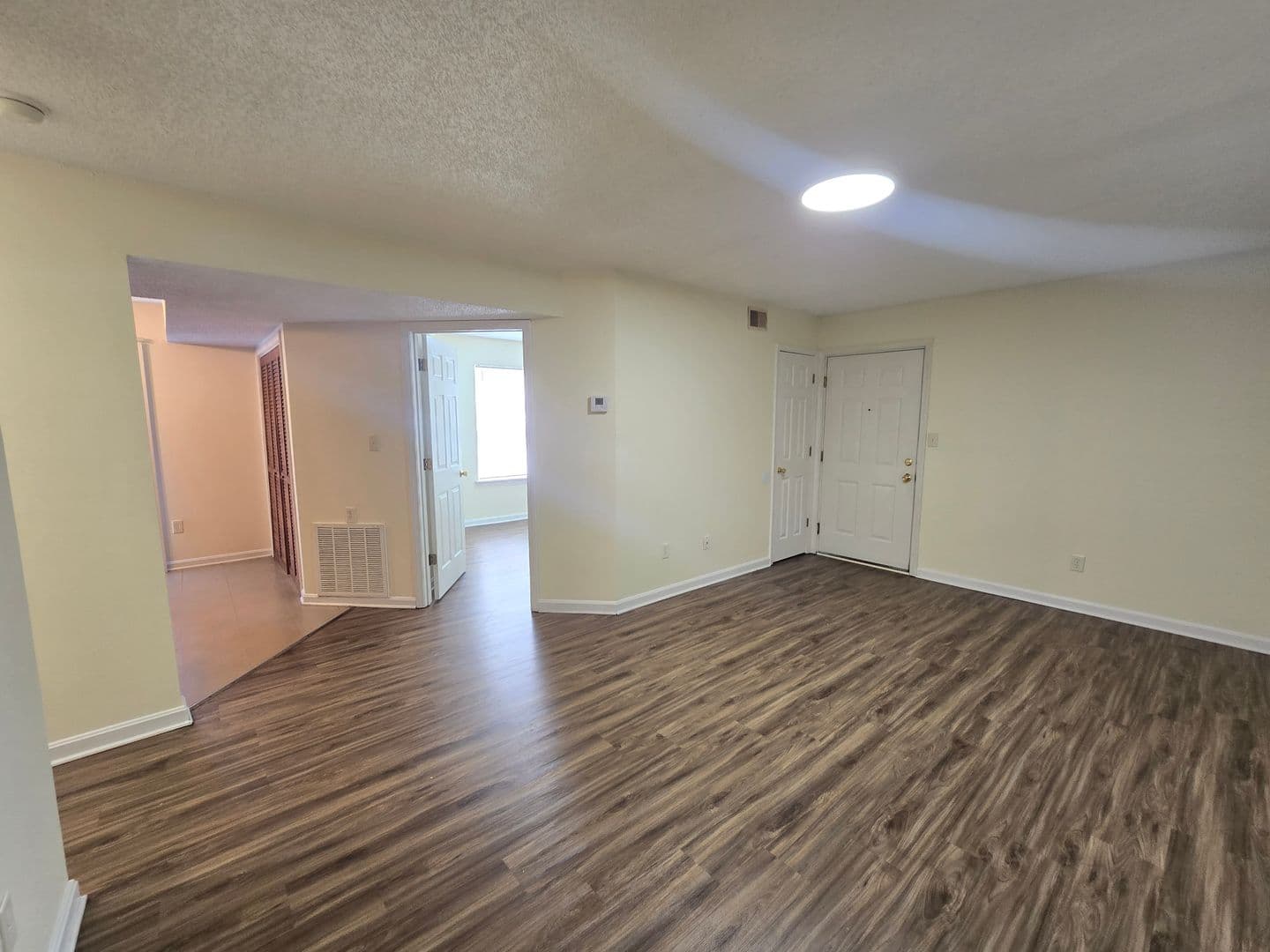 Louisville Apartment: 6418 Venango Dr.