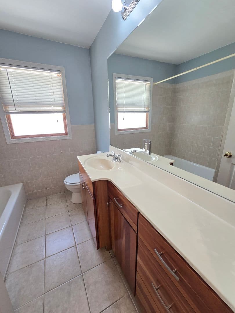 Louisville House: 3932 Kennison Avenue