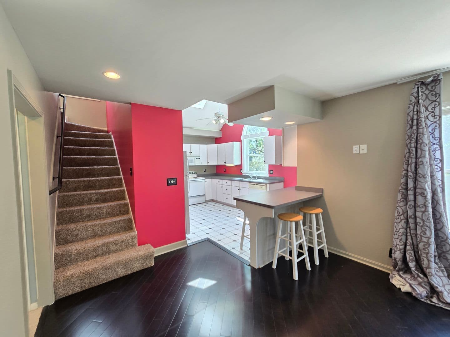 Louisville House: 3932 Kennison Avenue