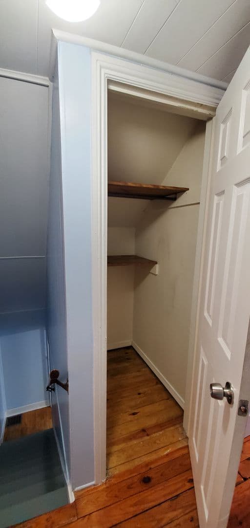 Louisville House: 848 Reading Rd
