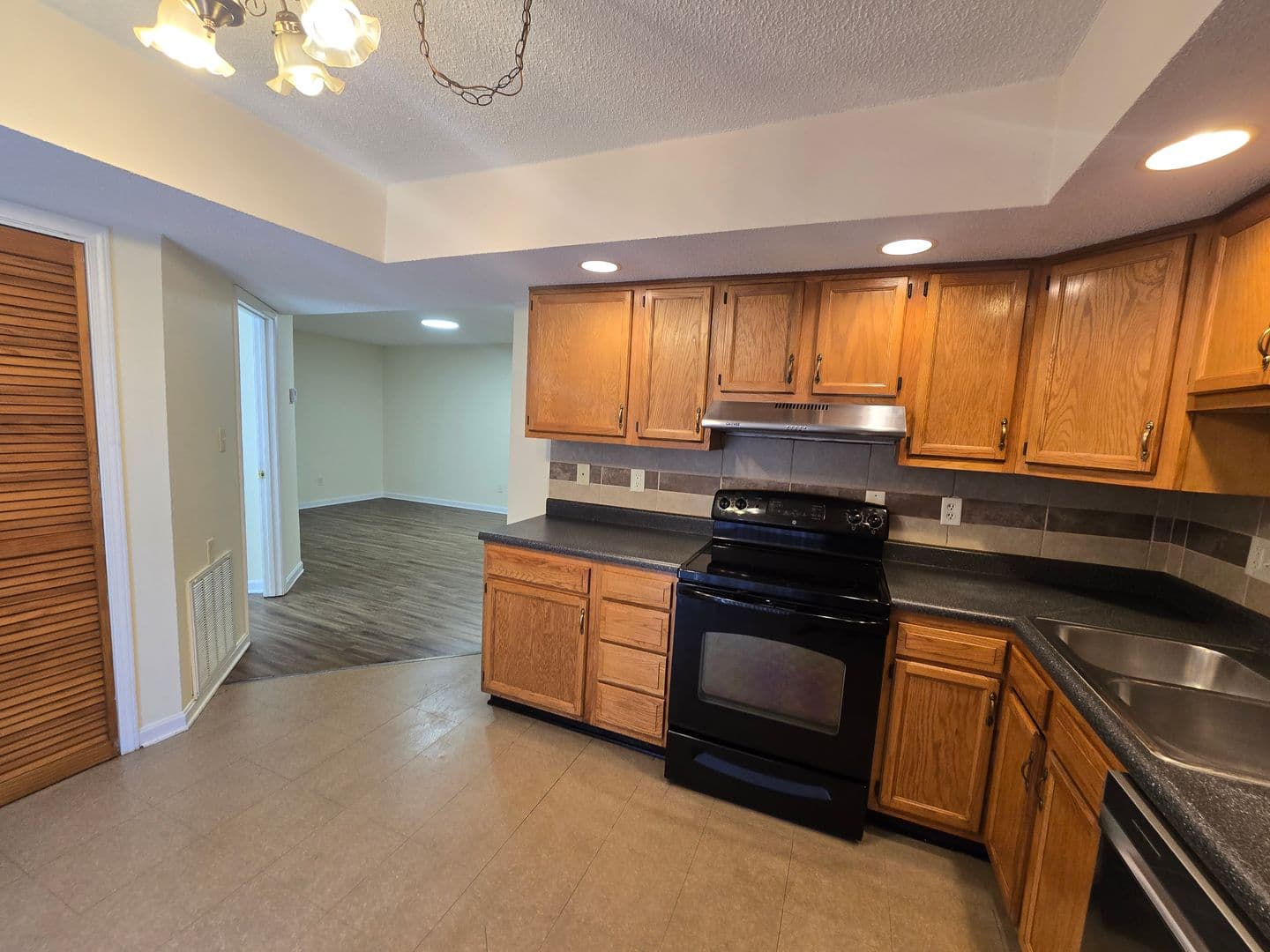Louisville Apartment: 6418 Venango Dr.