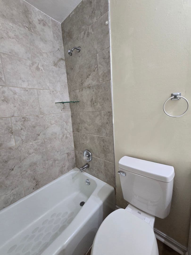 Louisville Apartment: 3212 Springfield Dr