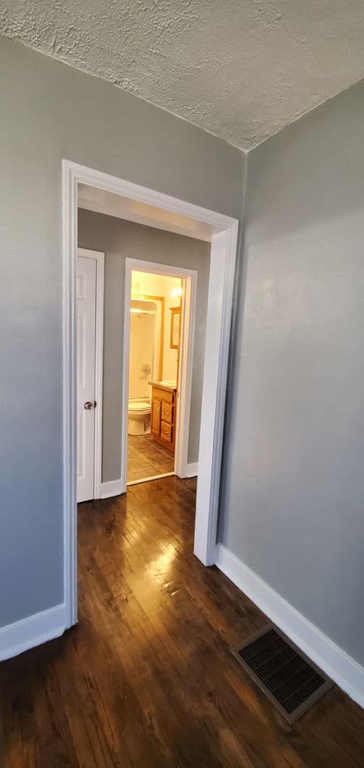 Louisville House: 848 Reading Rd