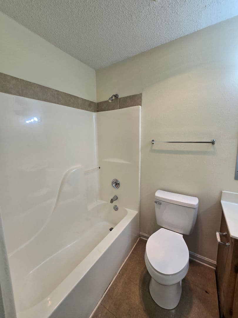 Louisville Apartment: 6418 Venango Dr.