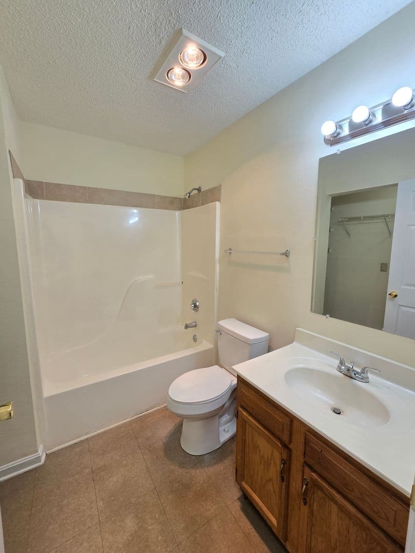 Louisville Apartment: 6418 Venango Dr.