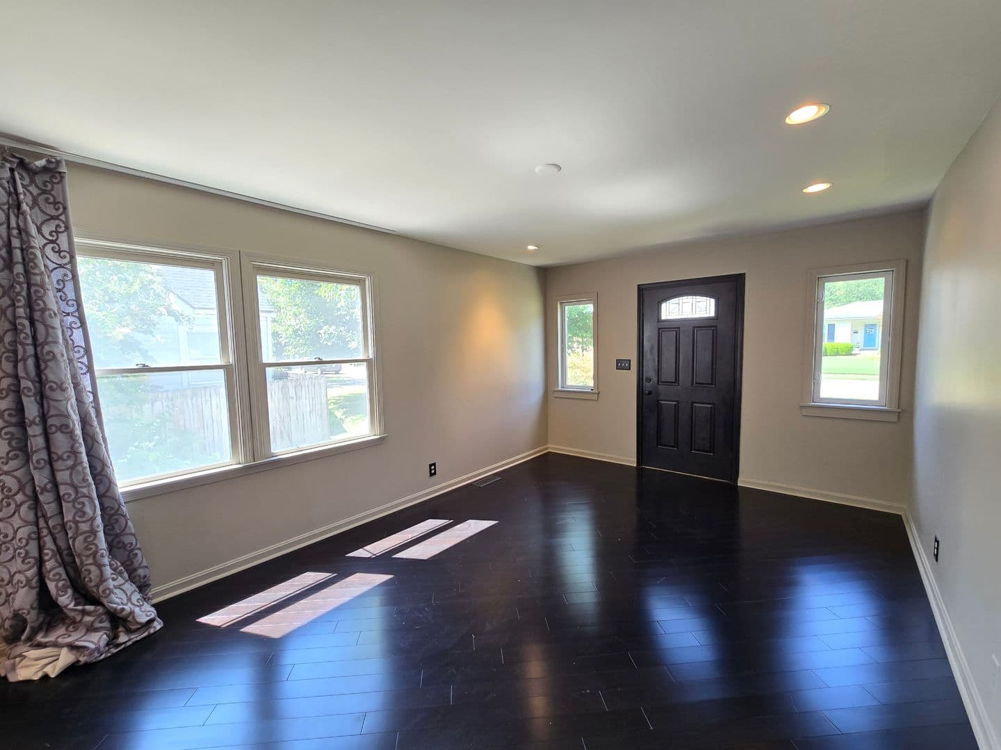 Louisville House: 3932 Kennison Avenue