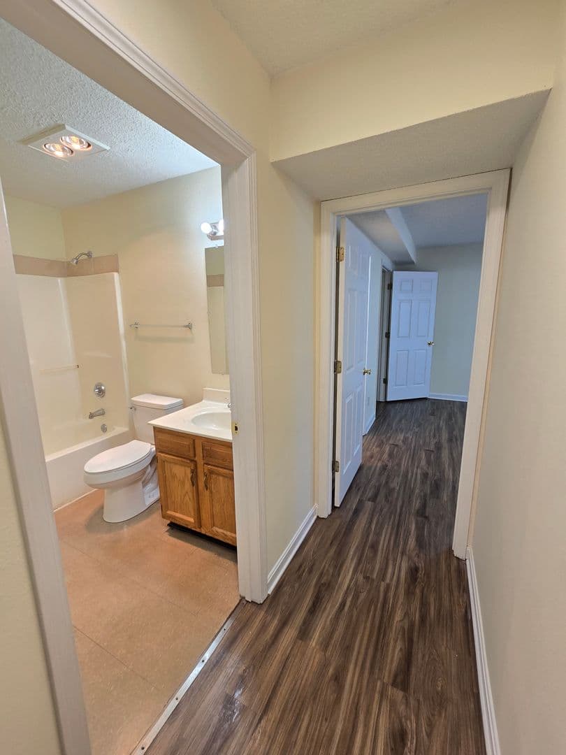 Louisville Apartment: 6418 Venango Dr.