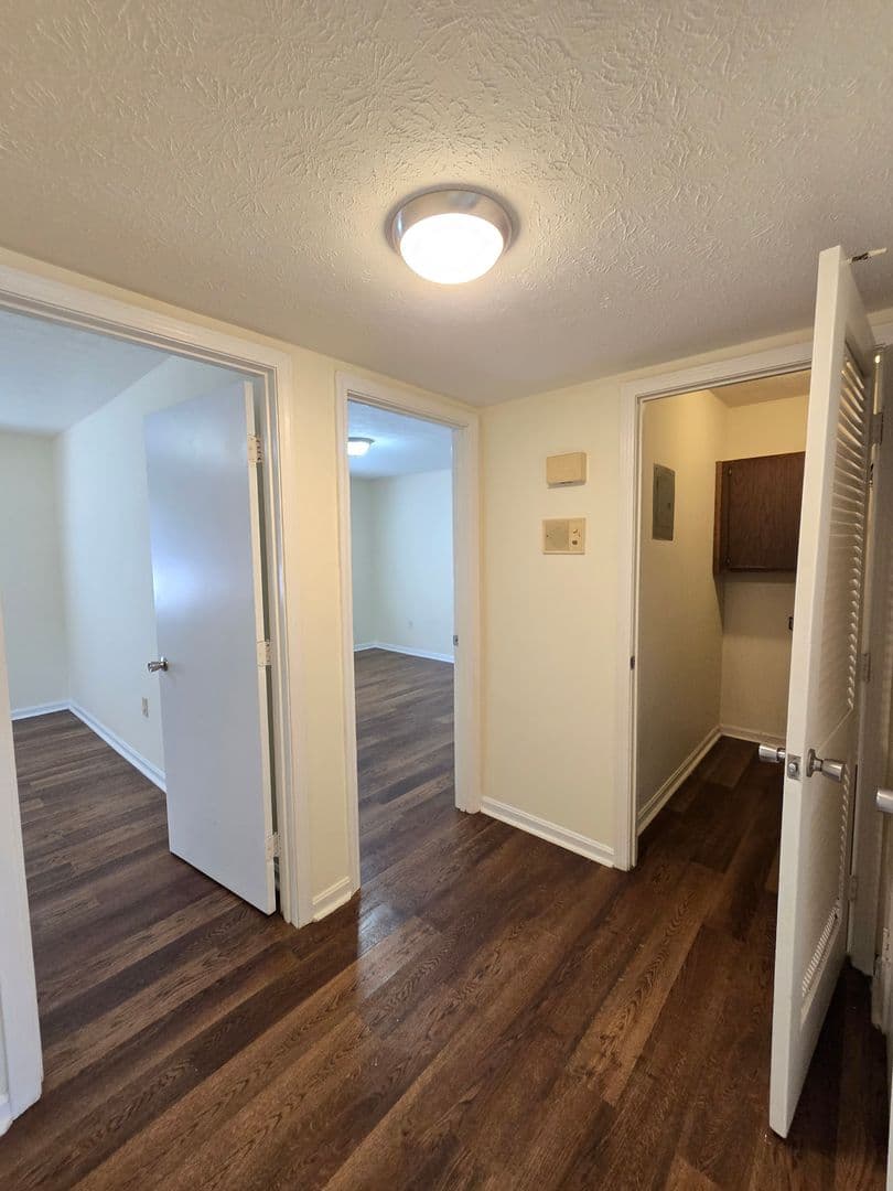 Louisville Apartment: 3212 Springfield Dr