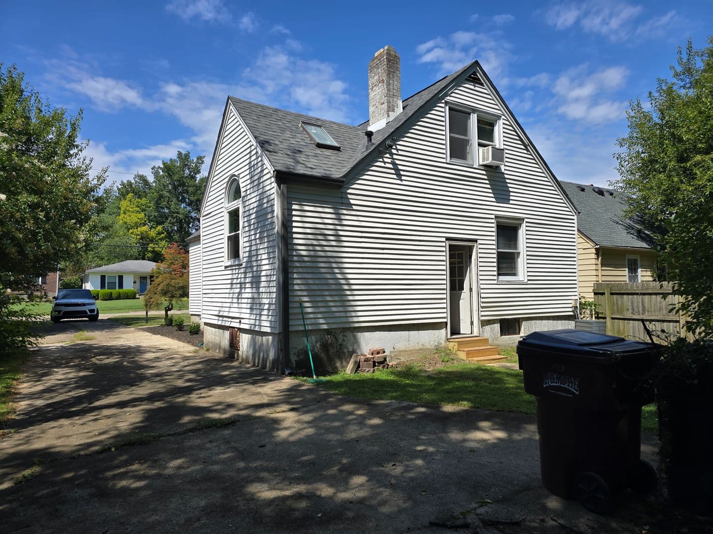 Louisville House: 3932 Kennison Avenue