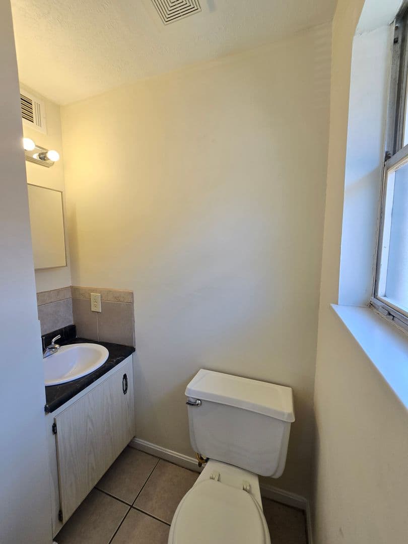 Louisville Apartment: 3212 Springfield Dr