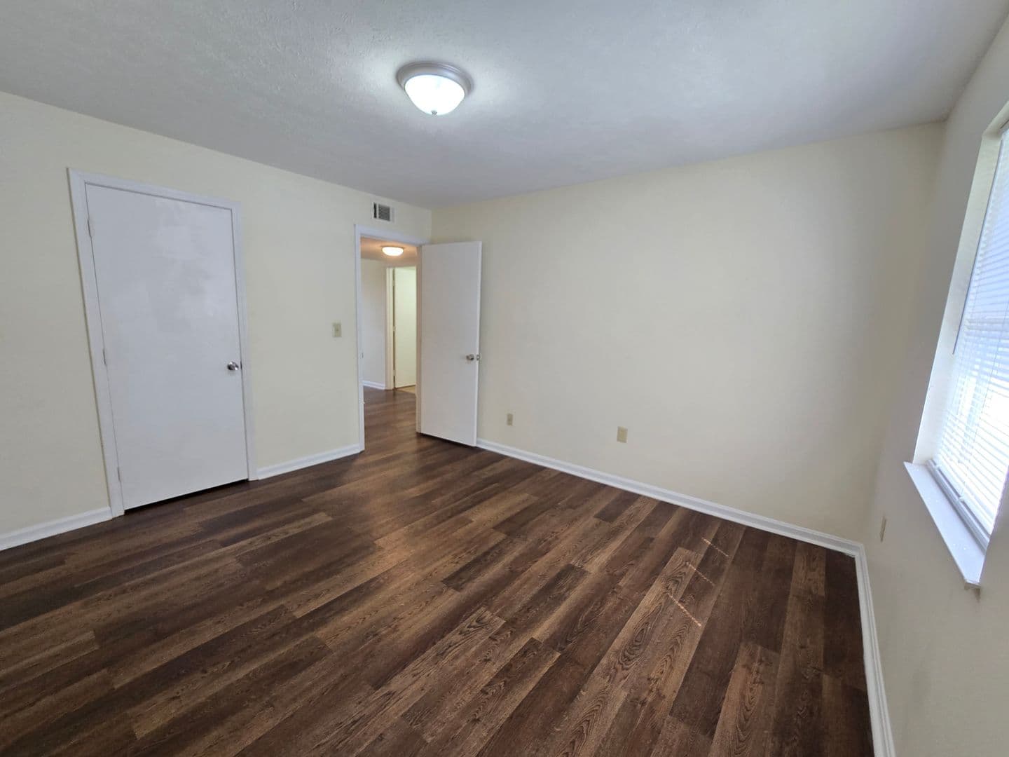 Louisville Apartment: 3212 Springfield Dr