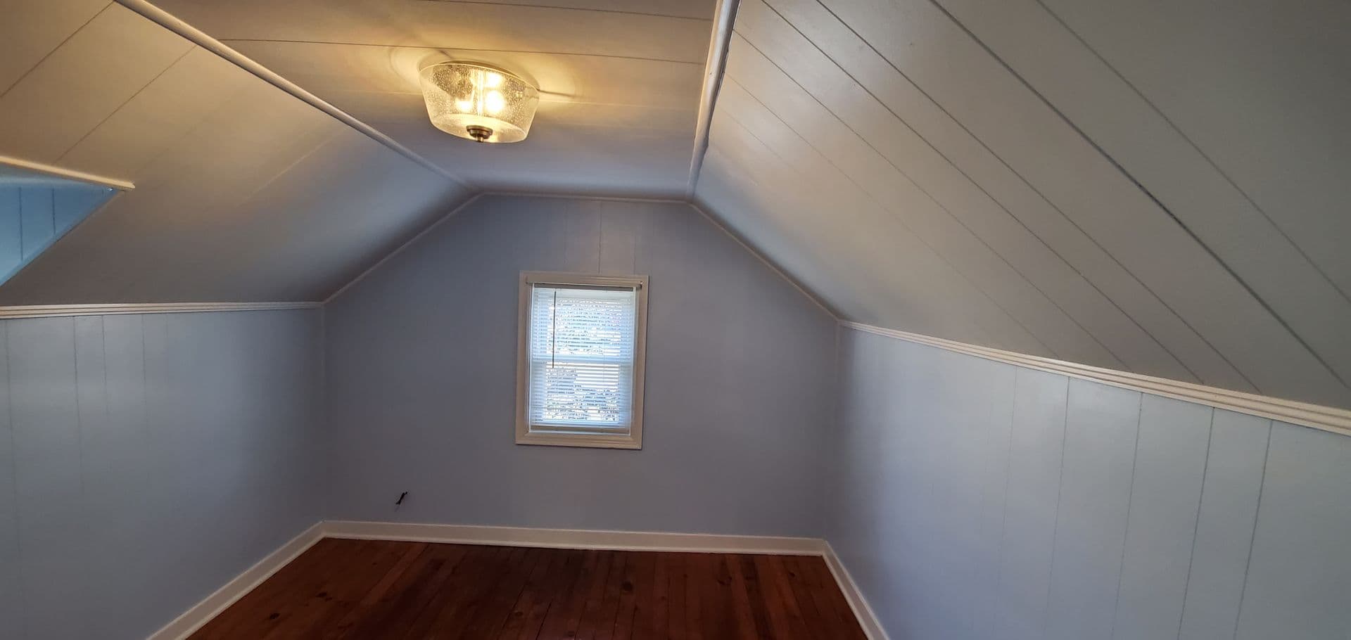 Louisville House: 848 Reading Rd