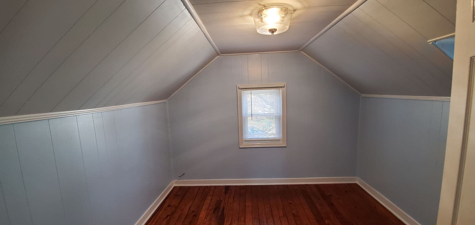 Louisville House: 848 Reading Rd