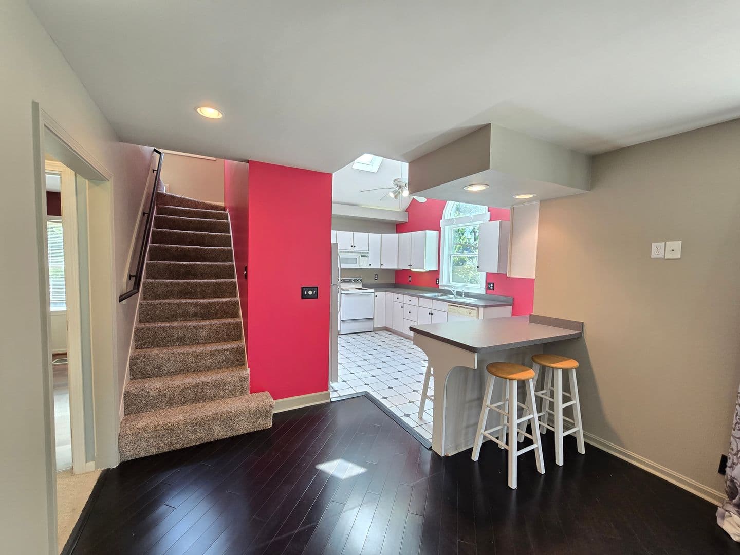Louisville House: 3932 Kennison Avenue
