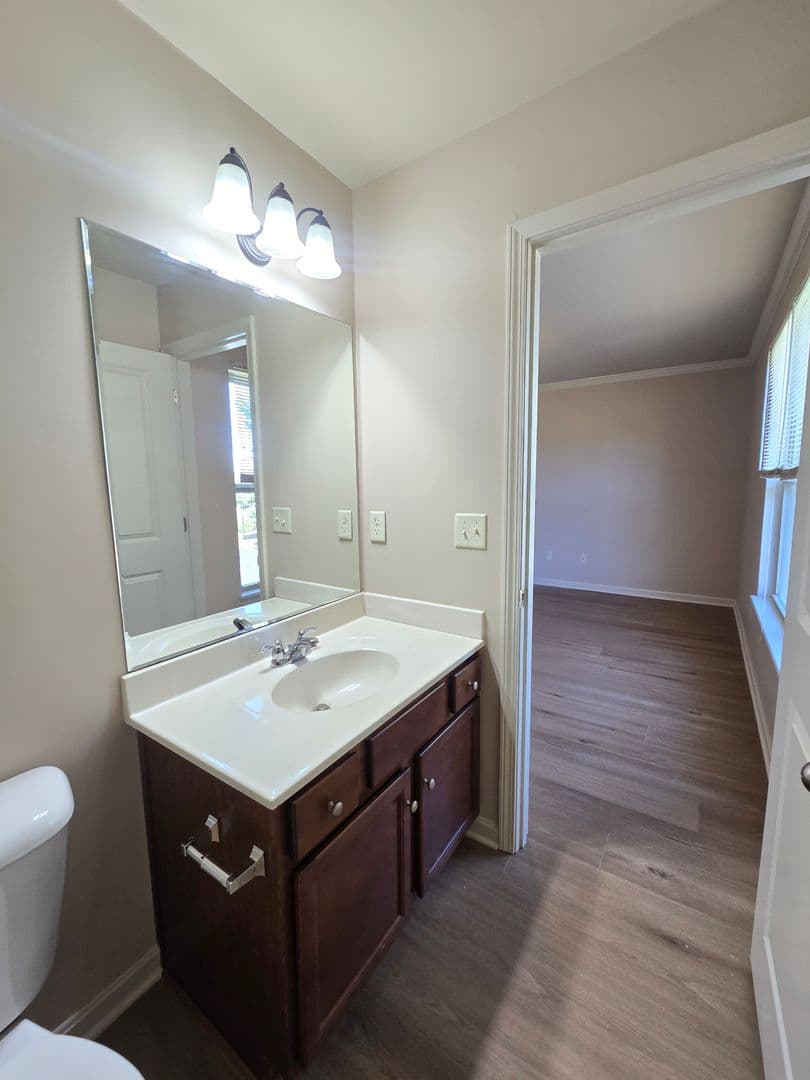 Louisville Apartment: 409-415 Rosewood Ct.