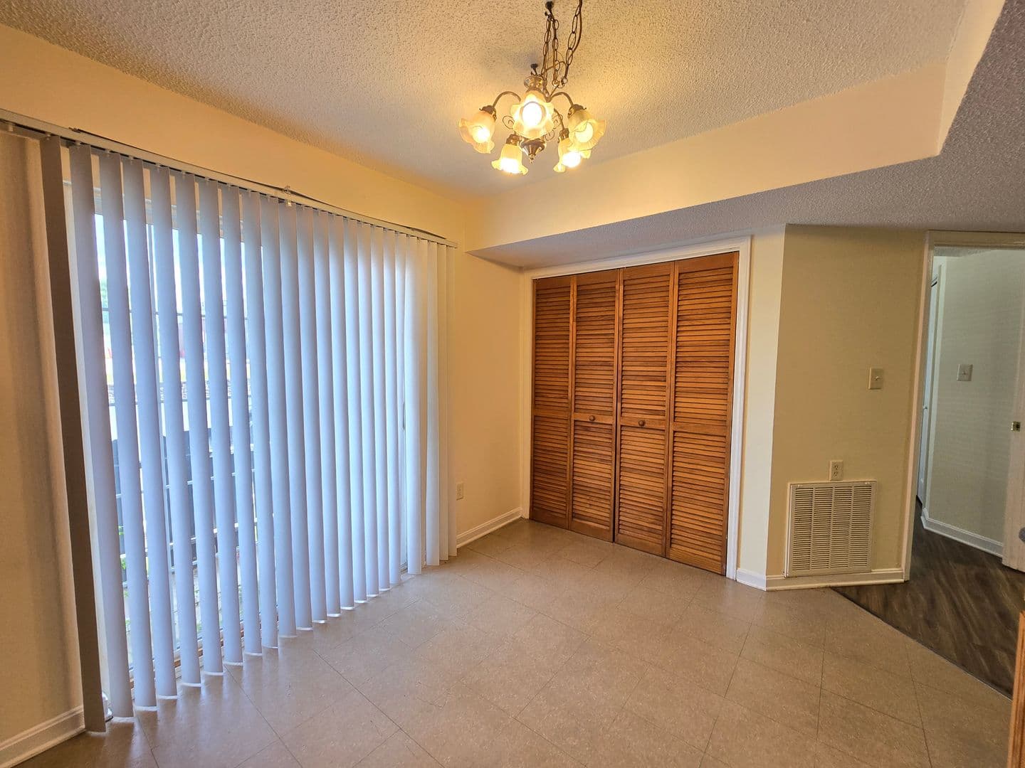 Louisville Apartment: 6418 Venango Dr.