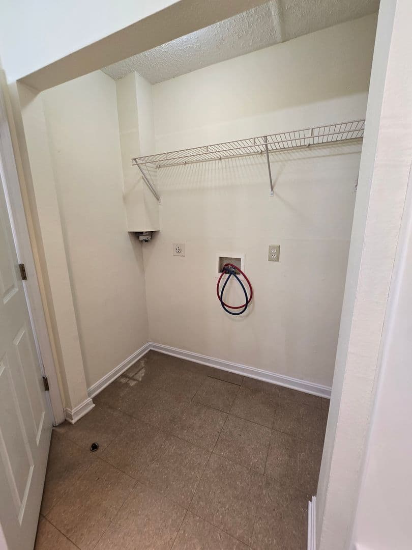 Louisville Apartment: 6418 Venango Dr.