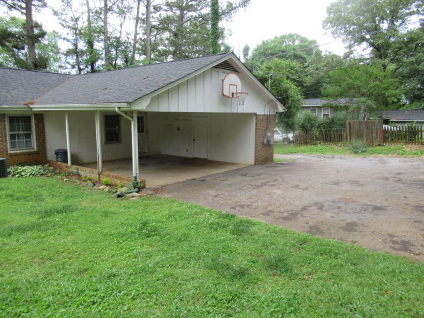 Carrollton House: 70 Gibson Drive