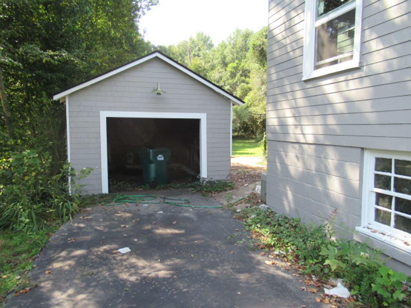 Carrollton House: 831 Cedar St