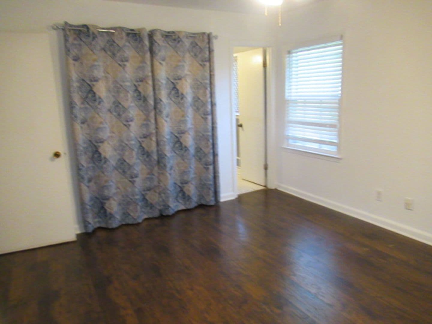 Carrollton House: 70 Gibson Drive