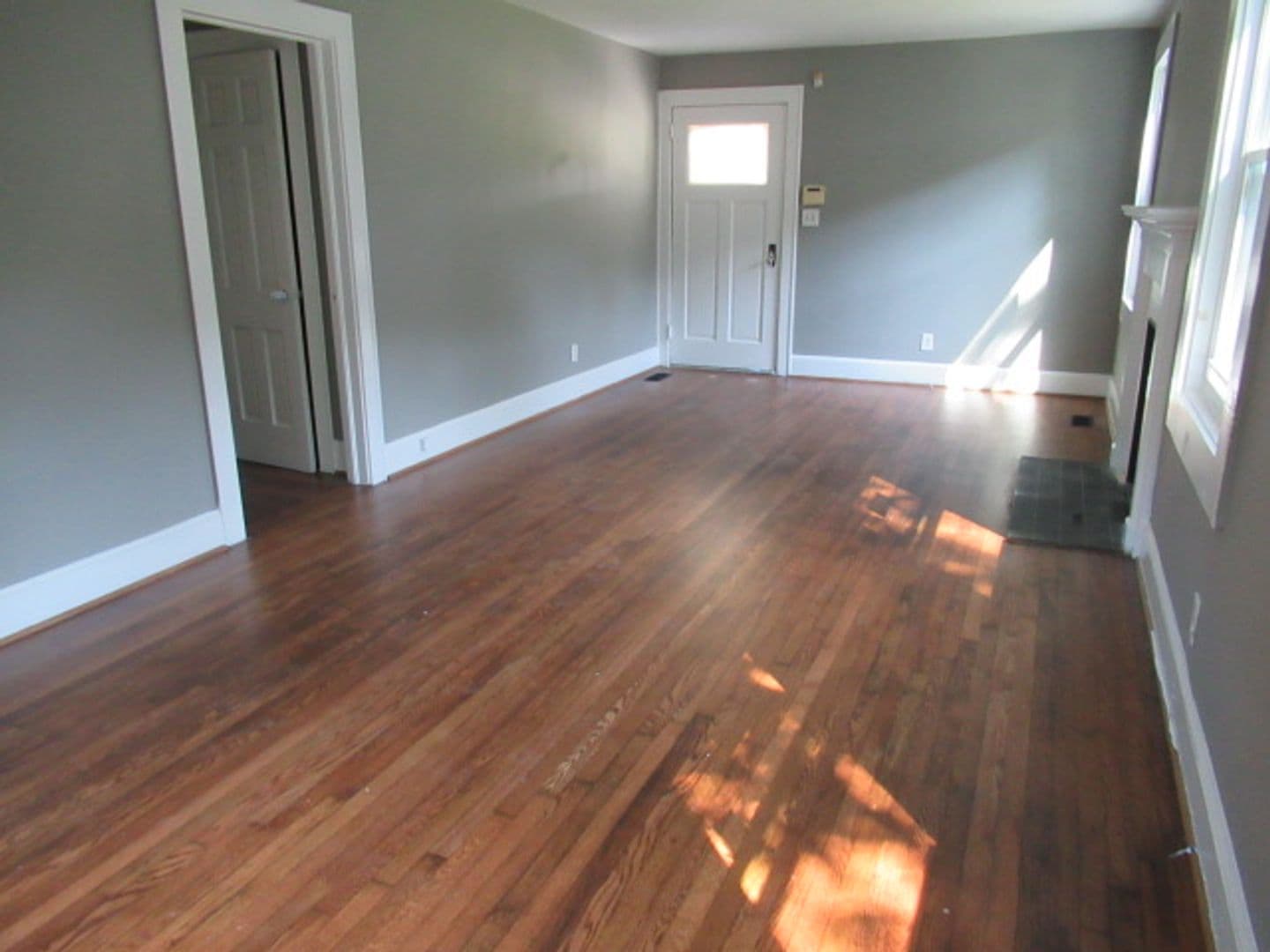 Carrollton House: 831 Cedar St