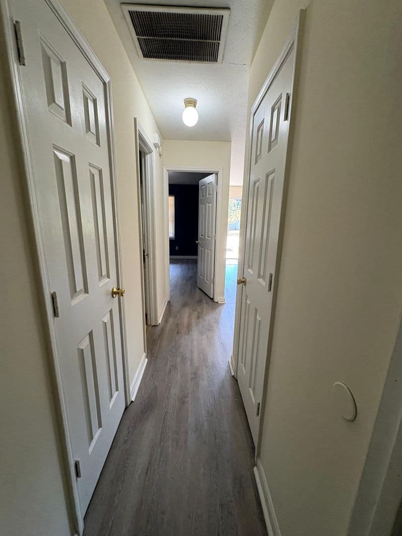 Carrollton House: 114 Mitchell Circle