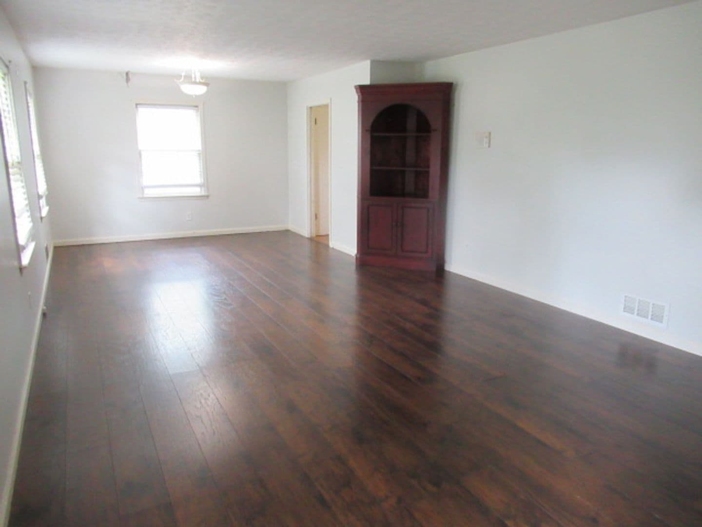 Carrollton House: 70 Gibson Drive