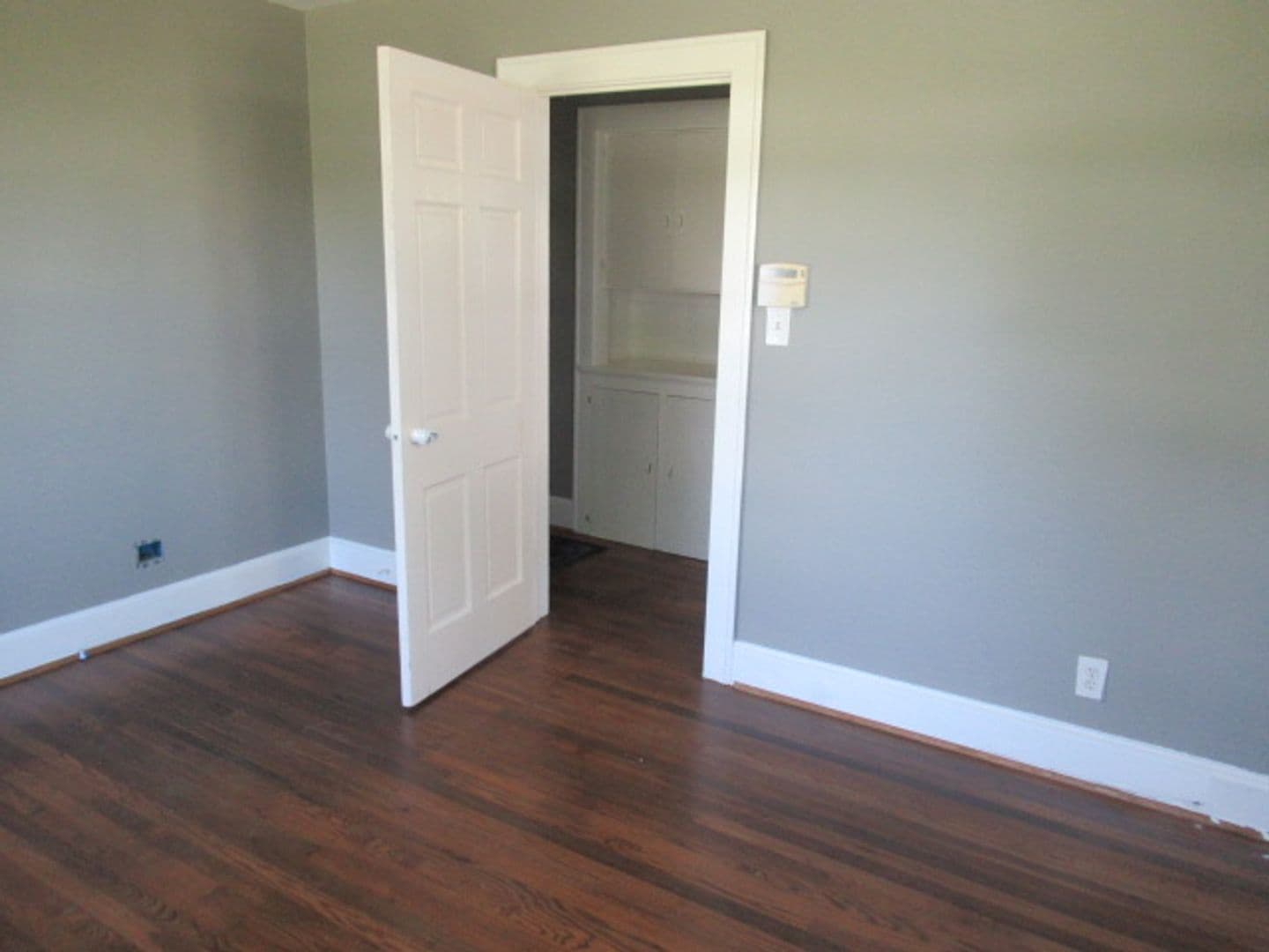 Carrollton House: 831 Cedar St