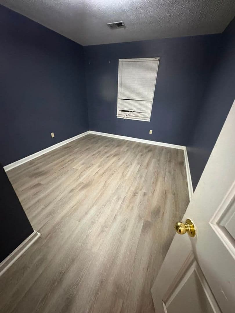 Carrollton House: 114 Mitchell Circle
