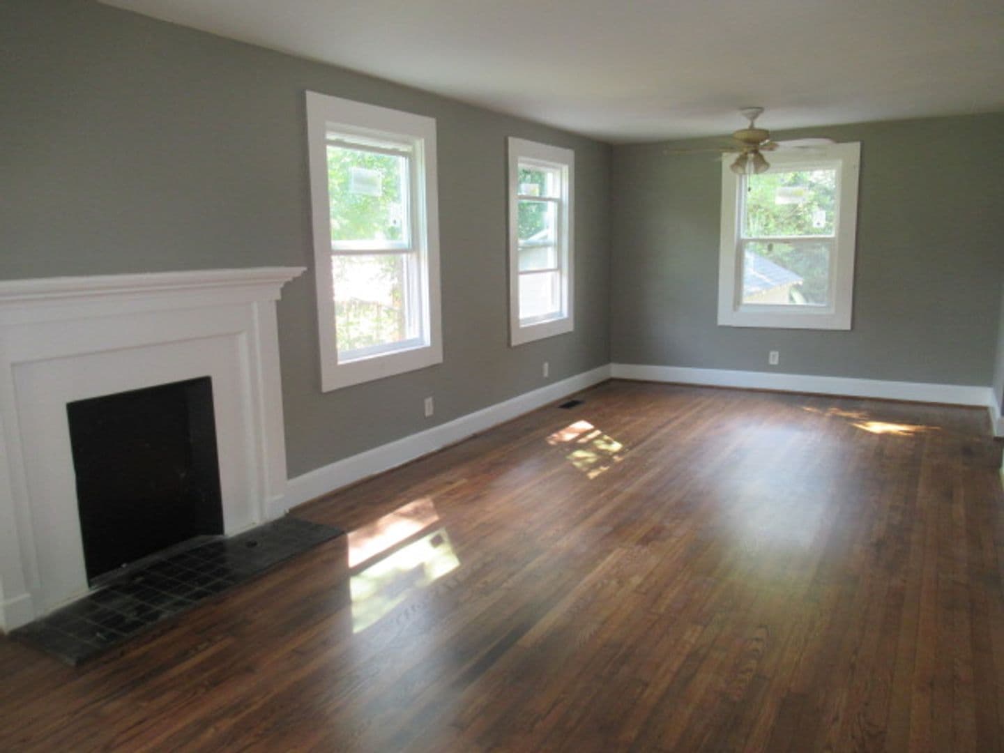Carrollton House: 831 Cedar St
