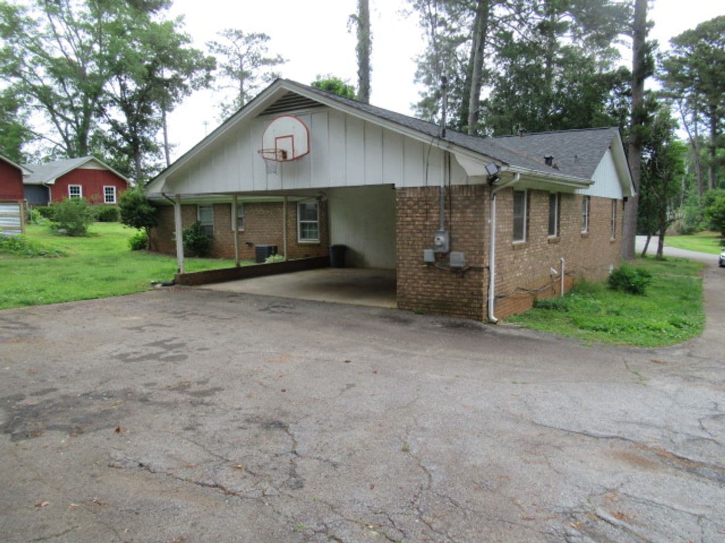Carrollton House: 70 Gibson Drive