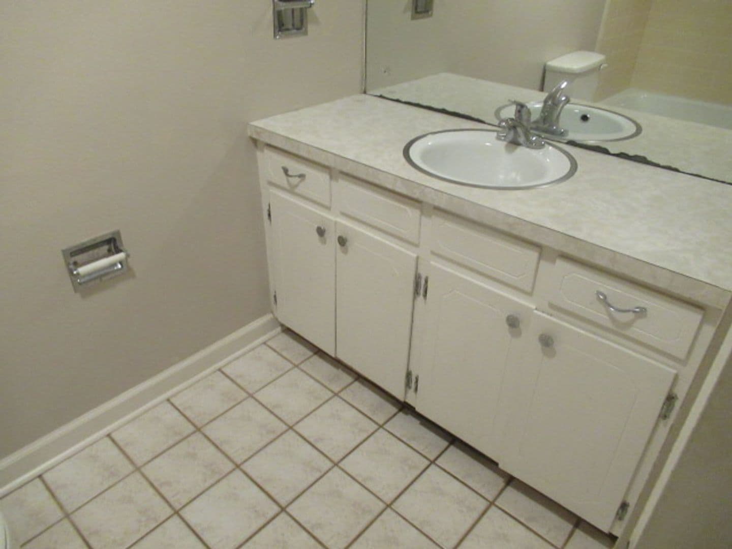 Carrollton House: 70 Gibson Drive