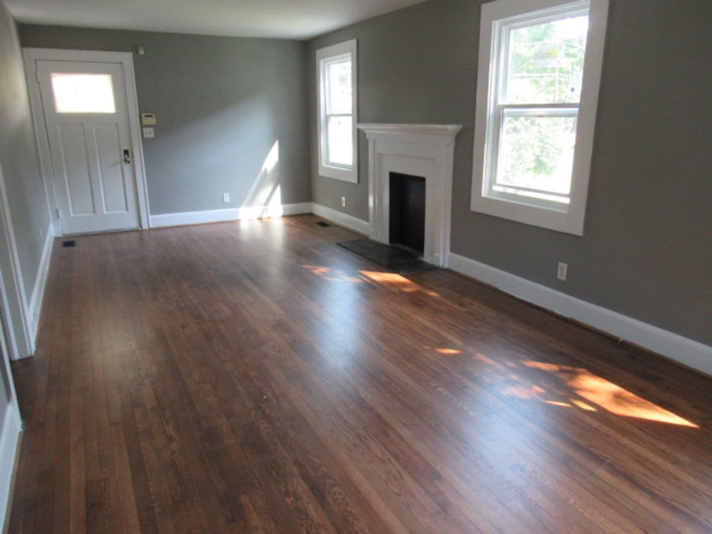 Carrollton House: 831 Cedar St