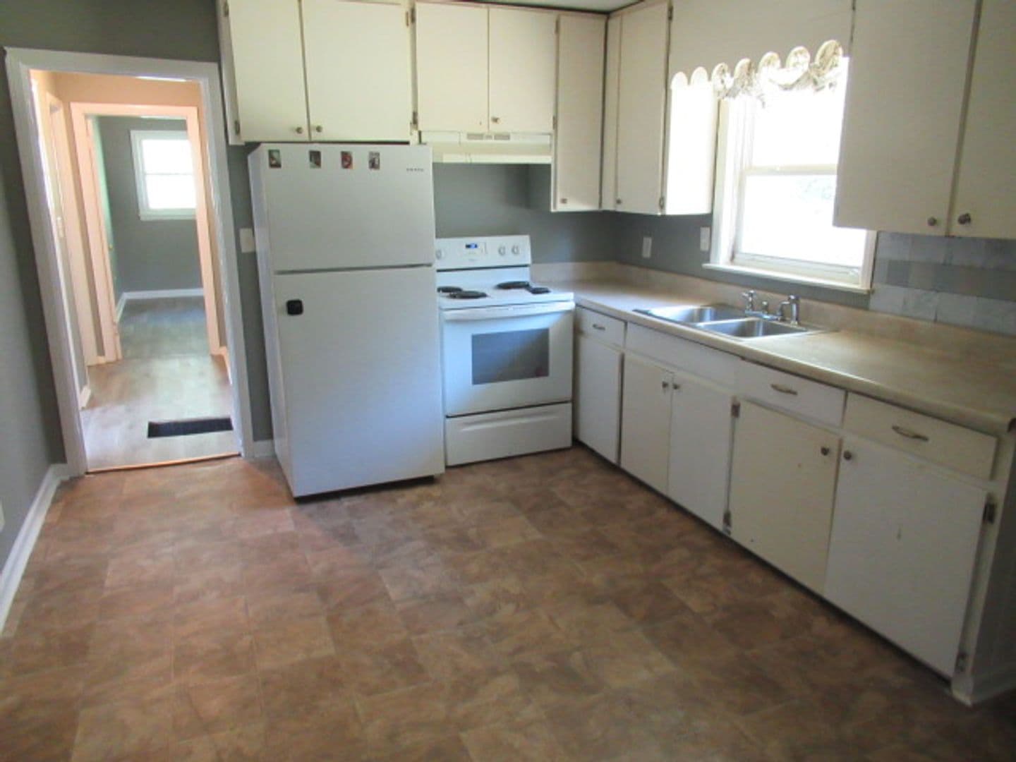 Carrollton House: 36 Armstrong Dr.
