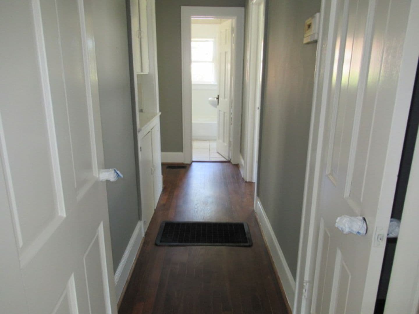 Carrollton House: 831 Cedar St