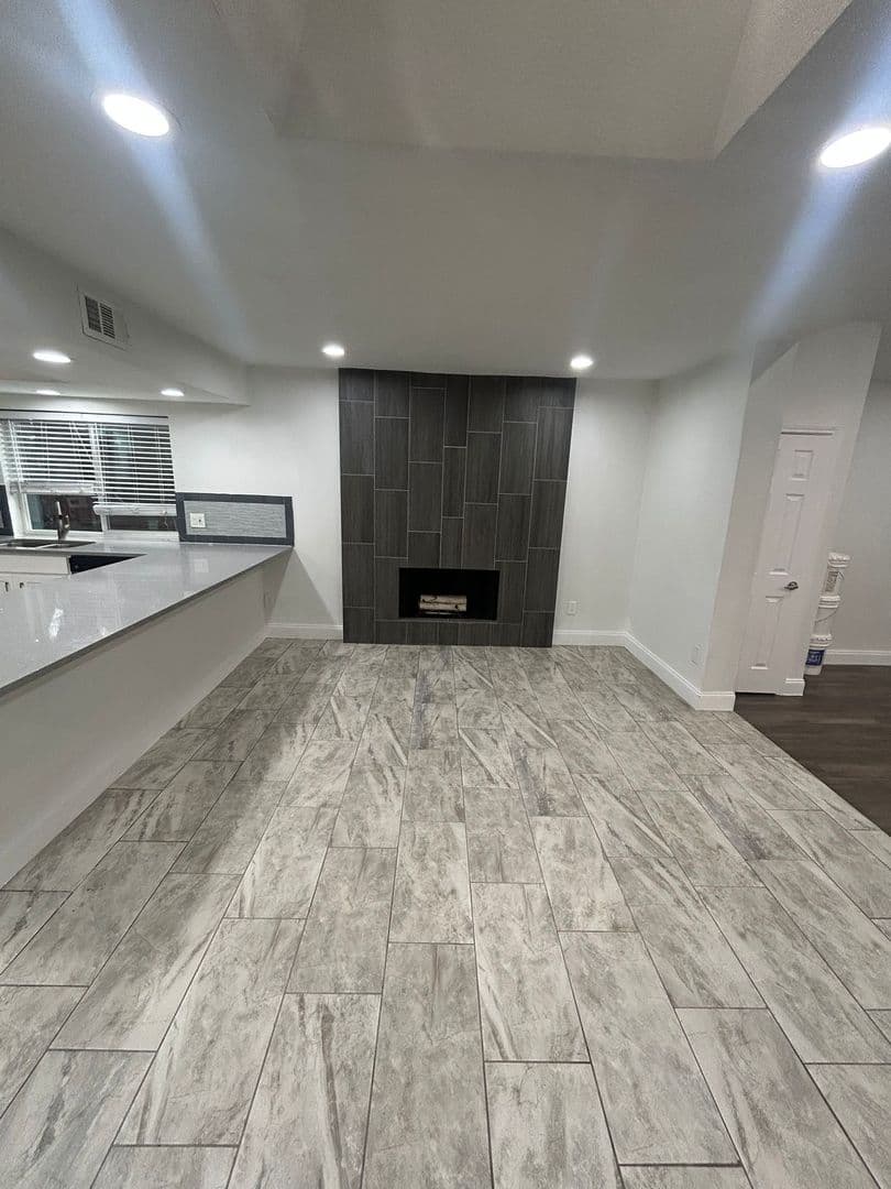 GARLAND House: 2905 SPRING BROOK DR